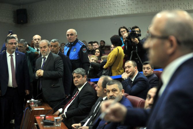 Yalova'da geçici belediye başkanlığına Mustafa Tutuk seçildi