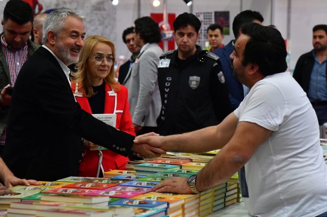 10 gün süren fuara 311 yayınevi, 32’si yerel toplam 192 yazar katıldı.