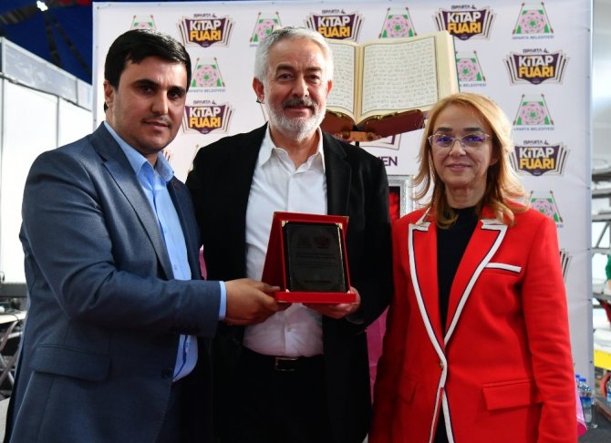 10 gün süren fuara 311 yayınevi, 32’si yerel toplam 192 yazar katıldı.