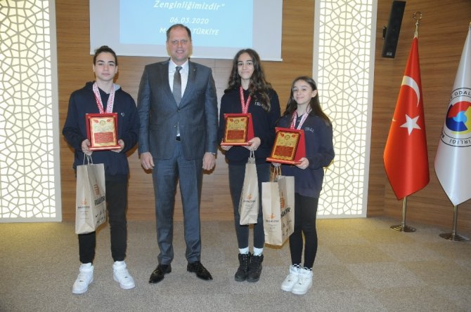 Yabancı öğrenciler Manisa Ticaret Borsasının misafiri oldu