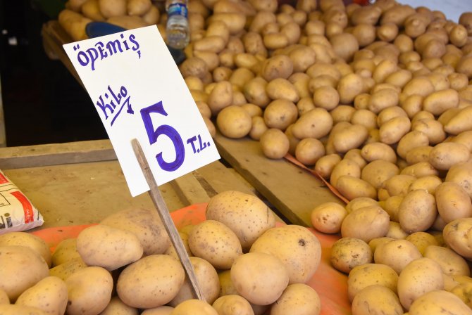 Patatesin fiyatı arttı, pazarcılar hal esnafını fırsatçılıkla suçladı