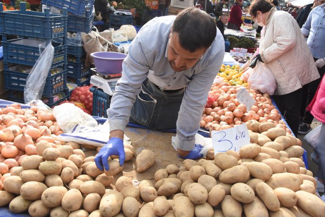 Patatesin fiyatı arttı, pazarcılar hal esnafını fırsatçılıkla suçladı