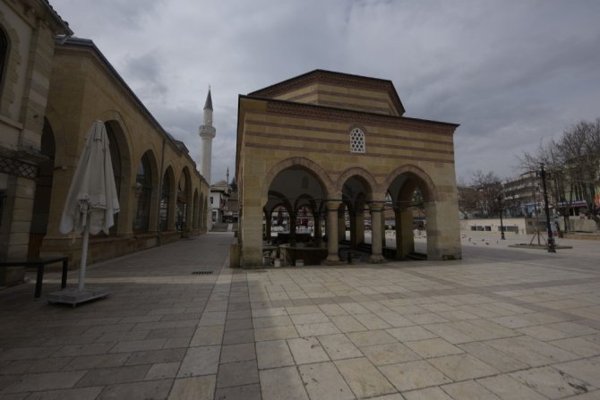 Milli Şair Mehmet Akif’in vaaz verdiği tarihi Nasrullah Meydanı boş kaldı