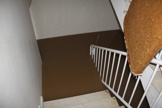 Diyarbakır’da sağanak yağış nedeni ile evler su altında kaldı