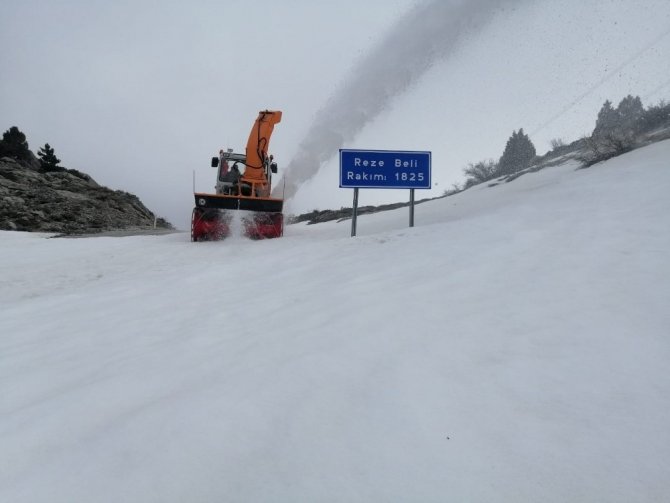 Kardan kapanan Seydişehir-Derebucak yolu trafiğe açıldı