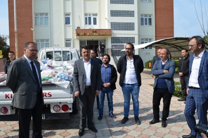 Didim AK Parti ihtiyaç sahipleri için 100 koli yardım topladı