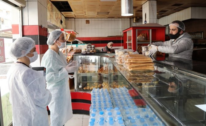 Gaziemir’de ekmek fırınlarına korona virüs denetimi