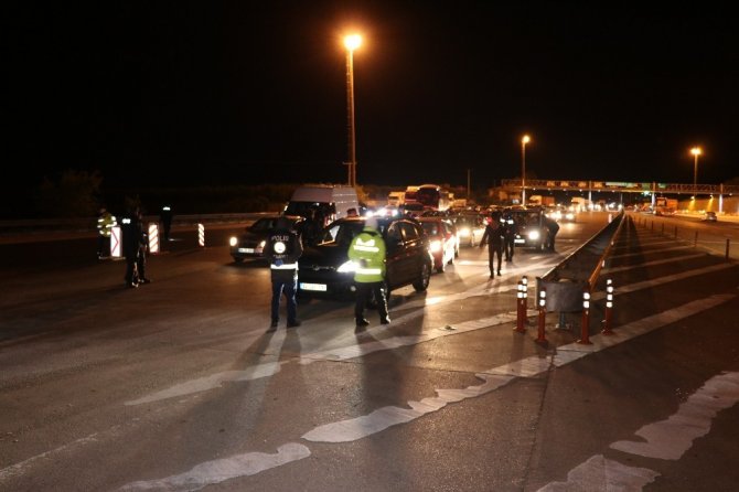 Adana’ya giriş çıkışlar kapatıldı