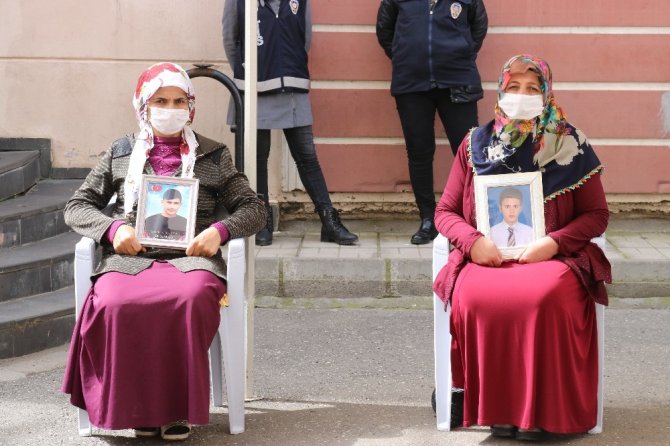 HDP önündeki ailelerin evlat nöbeti 216’ncı gününde