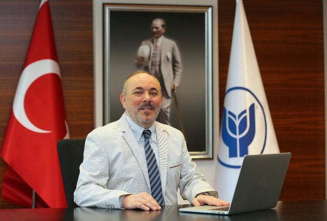 Yaşar Üniversitesi uzaktan eğitimde hız kesmiyor