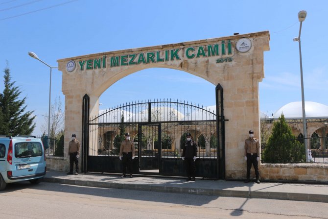 Adıyaman'da mezarlık ziyaretleri yasaklandı
