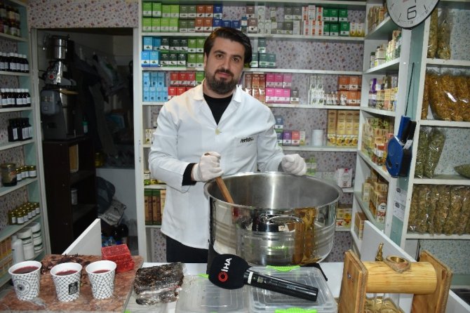 Amasya’da "şerbeti hümayun" şerbeti ile şifa dağıtıyor