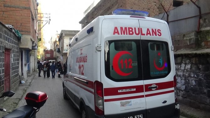 Diyarbakır’da silahlı kavgada top oynayan çocuk ile birlikte 3 kişi yaralandı