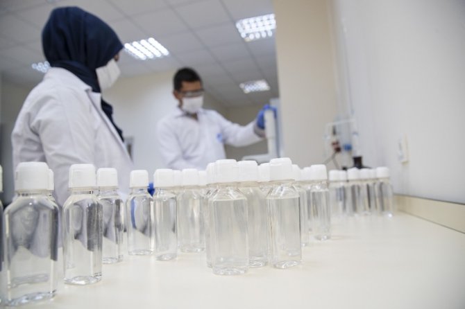Büyükşehir Belediyesinin dezenfektanları MESKİ laboratuvarında üretiliyor