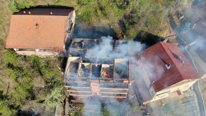 Zonguldak’ta yangın: 2 daire kullanılamaz hale geldi