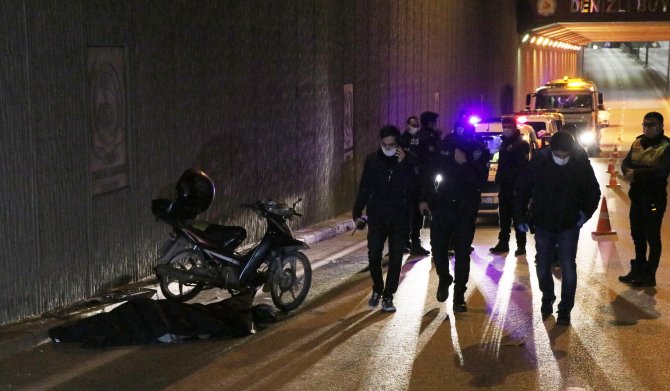 Duvara çarpan motosikletin sürücüsü öldü
