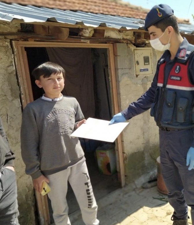 İnterneti olmayan öğrencilere fasikül desteği