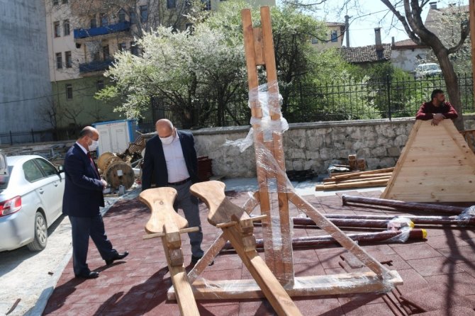 Müdür Başyiğit, Evliya Çelebi İlkokulu inşaatında incelemelerde bulundu