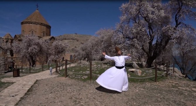 Boş kalan Akdamar Adası’nda huzur veren görüntü