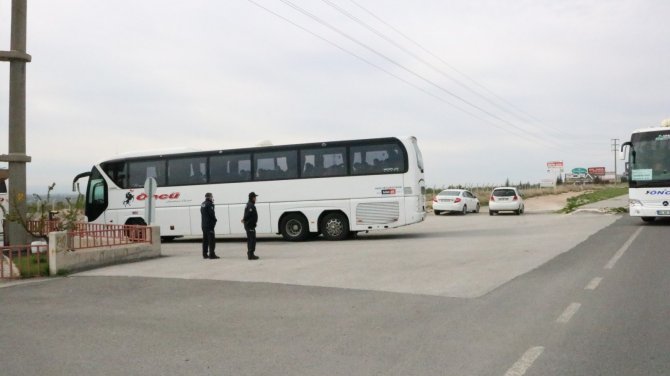 Azerbaycan’dan gelen 299 kişi, Niğde’de yurda yerleştirildi