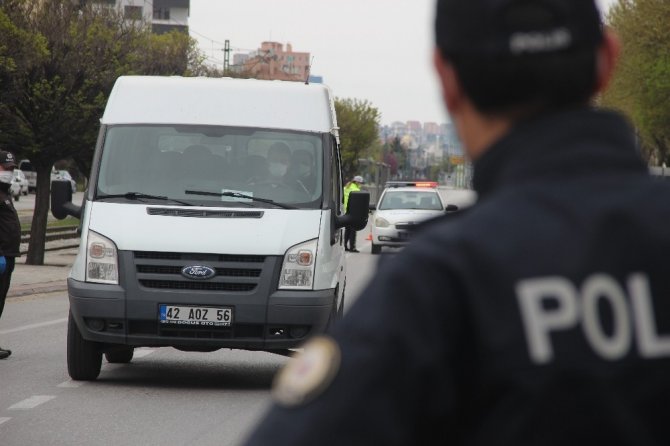 Konya’da sokağa çıkma kısıtlamasında kontroller sürüyor