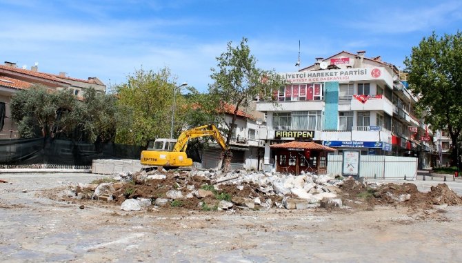 Kurşunlu meydanında çalışmalar başladı