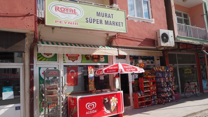 Bozkır'da bir hayırsever, marketin veresiye defterindeki borçları ödedi