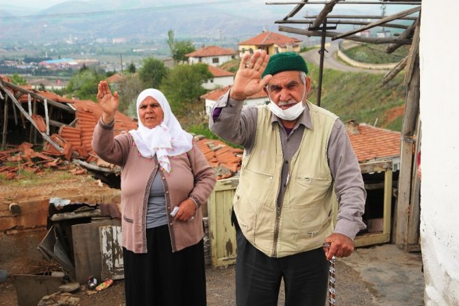 Cumhurbaşkanı Erdoğan ile görüşen yaşlı çift: 