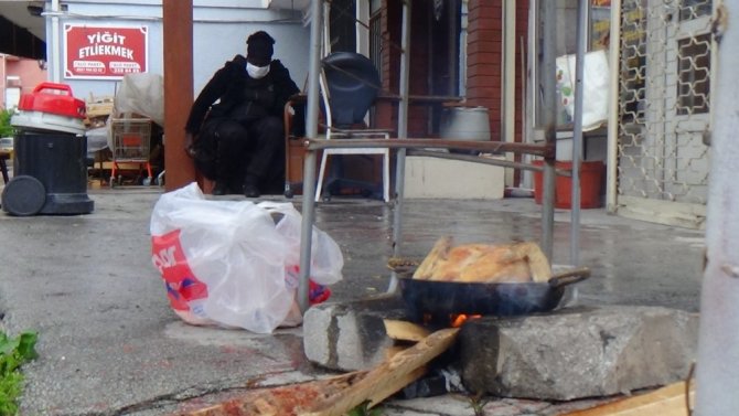 Afrikalı kimsesiz kadın sokakta bulundu