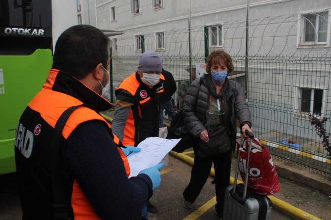 İngiltere’den döndükten sonra Kocaeli’de karantinaya alınan 342 kişi tahliye edildi