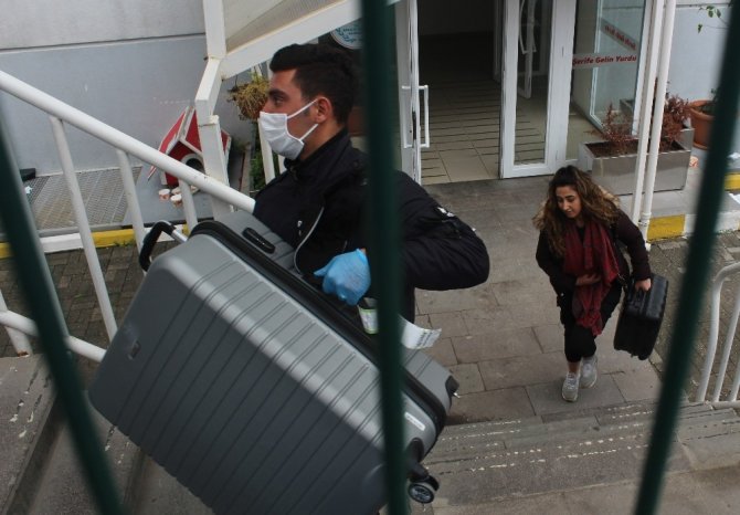 İngiltere’den döndükten sonra Kocaeli’de karantinaya alınan 342 kişi tahliye edildi