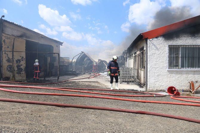 Ankara'da tiner paketleme atölyesinde yangın (2) - Yeniden