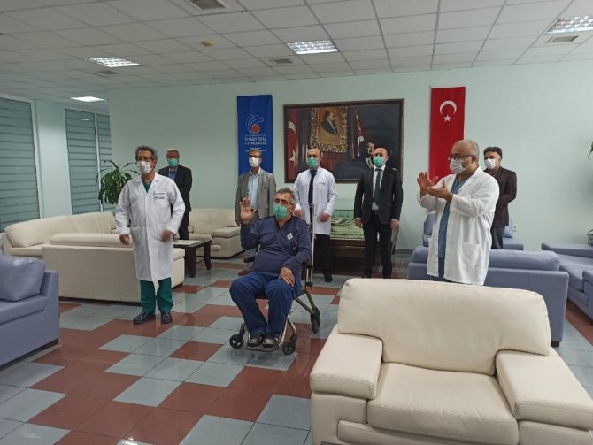 Türkiye’de plazma tedavisinin ilk uygulandığı korona hastası taburcu oldu