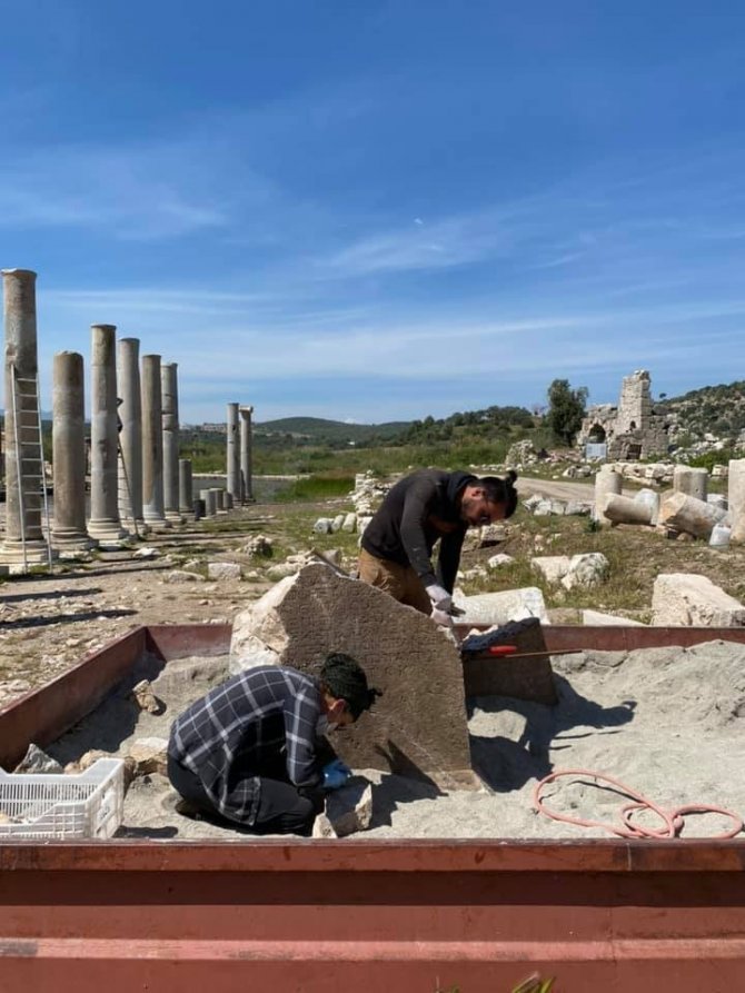 Patara kazılarında heyecanlandıran yazıt