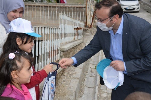 Emet Belediyesi 8 asırlık gelenekten çocukları mahrum bırakmadı