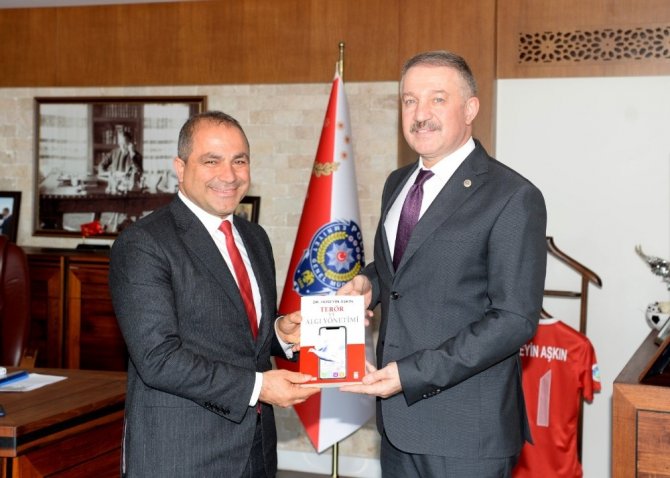 ’Terör ve Algı Yönetimi’ isimli kitap raflardaki yerini aldı