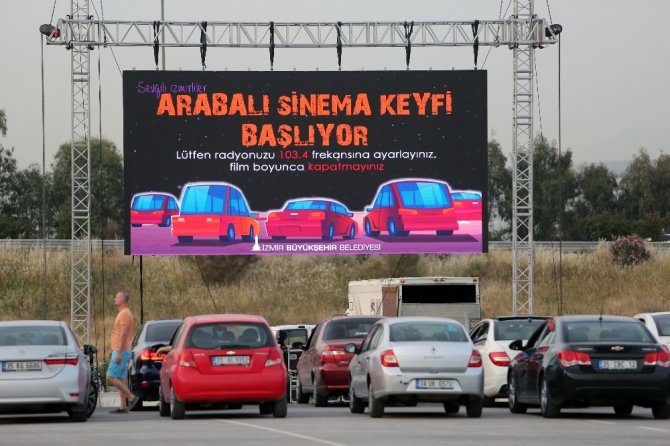 Korona günlerinde İzmir’de arabalı sinema