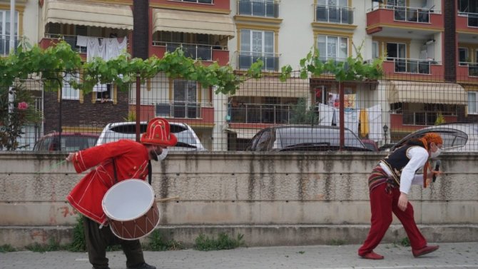 Ramazan eğlencesi balkonlara taşındı