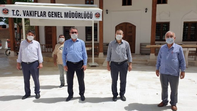 Tarihi Hacı Şeyh Camisinde restorasyon çalışması tamamlanıyor