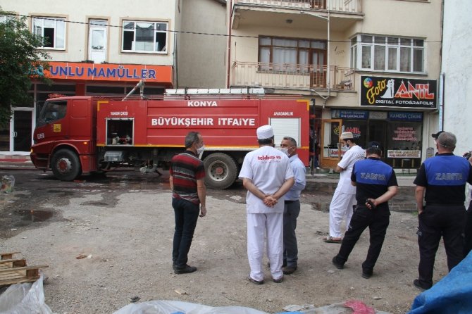Konya’da iki katlı binadaki baca yangını korkuttu