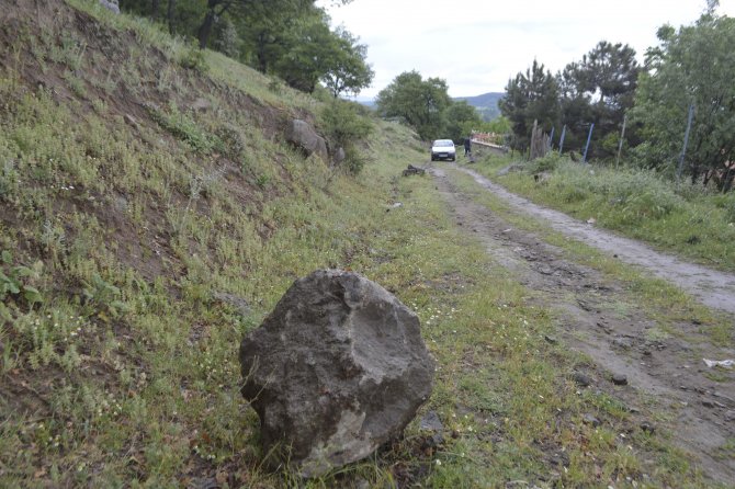 1500 nüfuslu köyde "zincirli kayalar" endişesi