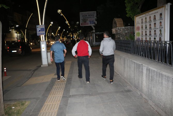 Tokat'ta yasağın sona ermesiyle vatandaşlar cadde ve sokaklara çıktı