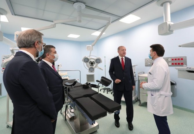 Cumhurbaşkanı Erdoğan, Sancaktepe’deki pandemi hastanesinde