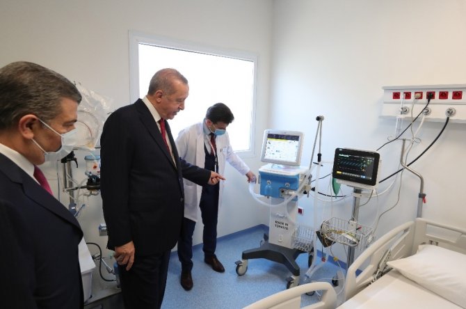 Cumhurbaşkanı Erdoğan, Sancaktepe’deki pandemi hastanesinde