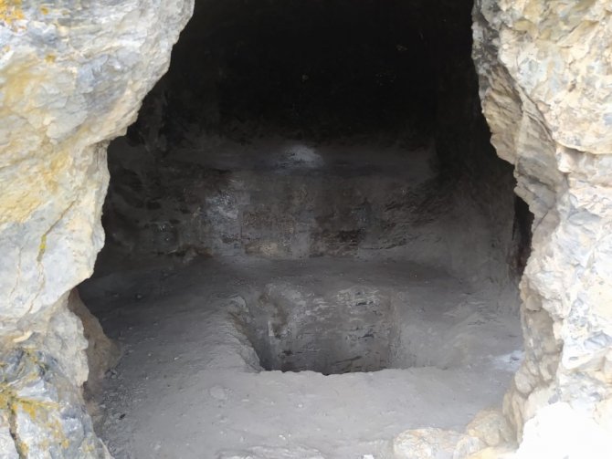 Konya'da zengin olma hayali kuran defineciler mağarayı tahrip etti