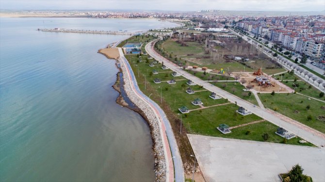 Beyşehir'de sahildeki park ve piknik alanları yeni normale hazır