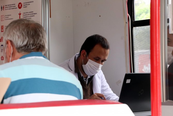 Afgan doktor, vefa borcunu ödüyor