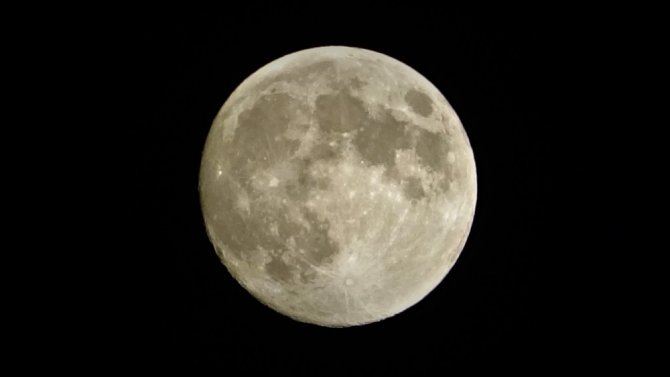 Van’da ‘Süper Ay’ görüntülendi