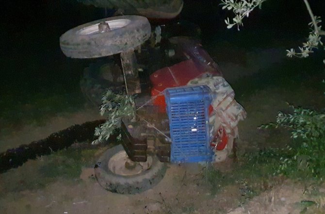 Bursa'da devrilen traktörün altında kalan sürücü yaşamını yitirdi