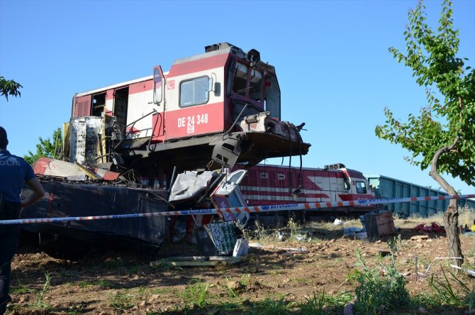 Malatya'da iki yük treni çarpıştı: 1 ölü, 3 yaralı